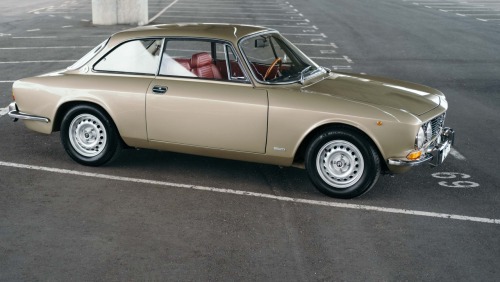 thegoodeye alfaromeo gtv coolnvintage classic car elegance top driving