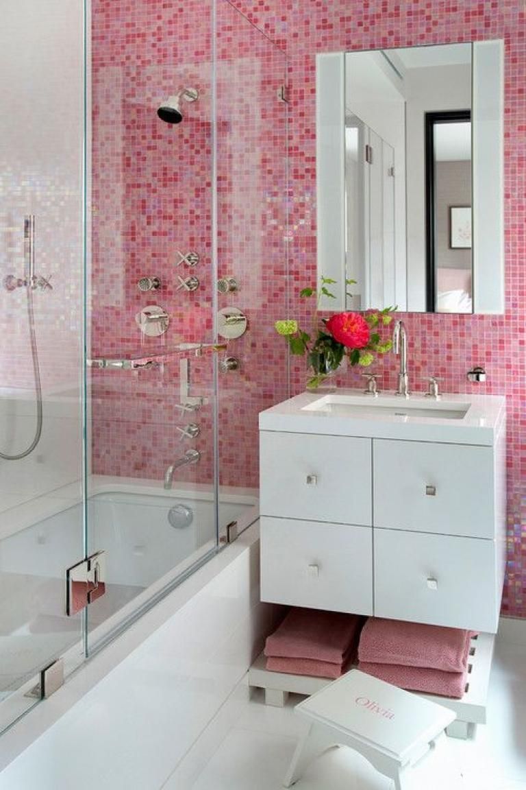 bold-coloured-bathroom