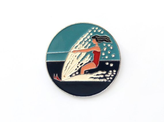 Large water skiing pin (buy)