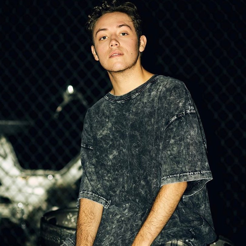 Ethan Cutkosky healthy celeb