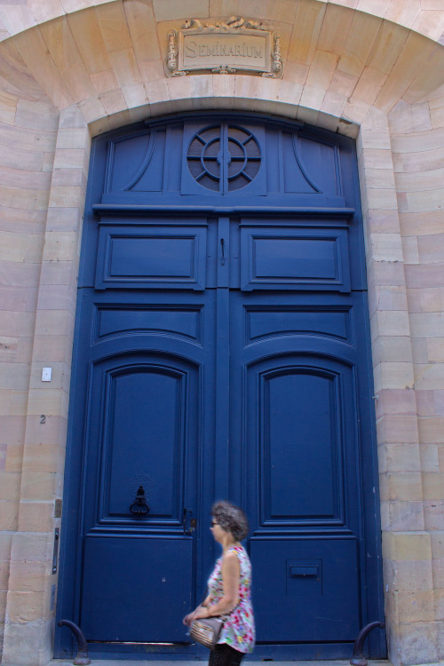 Big blue gate in the Rue des Frères in Strasbourg.