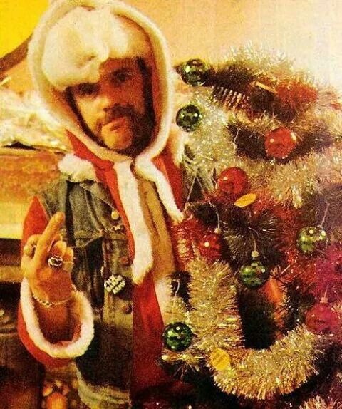 katrinarockstar:Motörhead wishing you a very metal xmas!