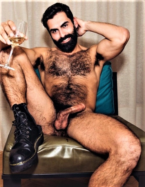 hairxxxtreme:hairymen4men:http://hairymen4men.tumblr.com/...