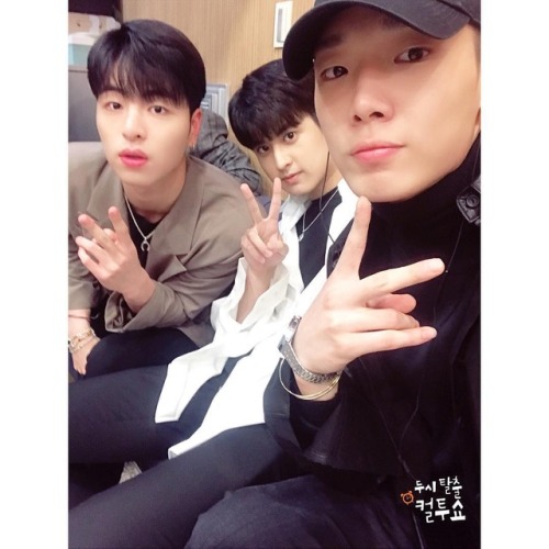 winkon-usa:[IG] 181004 SBS POWER FM CULTWO SHOW RADIO with...