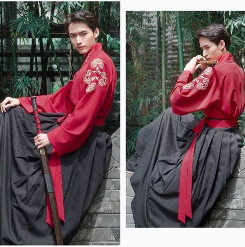 ziseviolet:Traditional Chinese Hanfu.