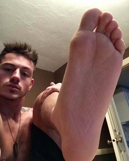 @Gay Porn & Male Feet..