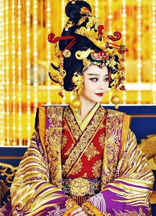 sartorialadventure:The Empress of China, starring Fan Bingbing,...