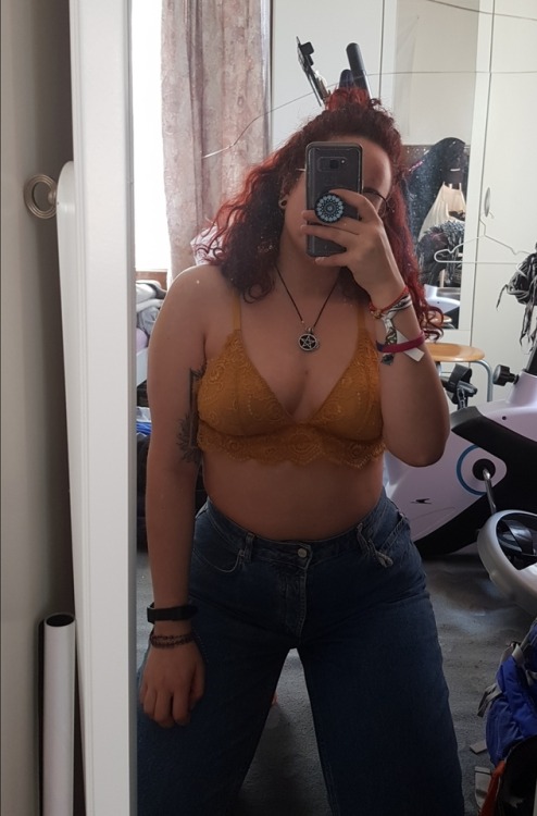 Thick girls kik Thick girls kik