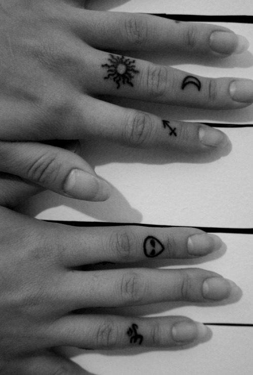 fingers tattoo on Tumblr