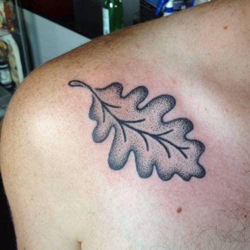 By Adam Sage, done at 1770 Tattoo, Brighton.... oak leaf;adamsage;small;leaf;hand poked;facebook;nature;twitter;shoulder
