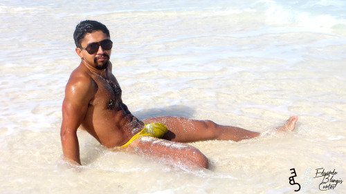 speedomor:tangateen:latinohot12:Sexy latin beach...