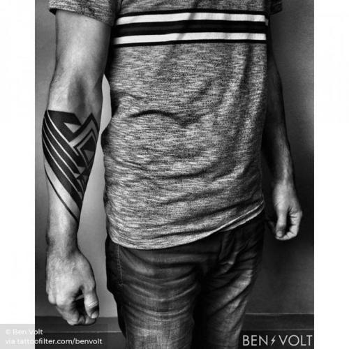 By Ben Volt, done at FORM8 Tattoo, San Francisco.... big;benvolt;facebook;blackwork;forearm;twitter;inner forearm;geometric