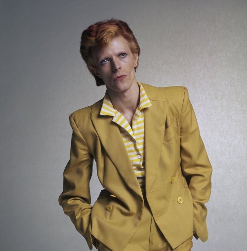 dustonmars:HQ: David Bowie by Terry O’Neill. 74′