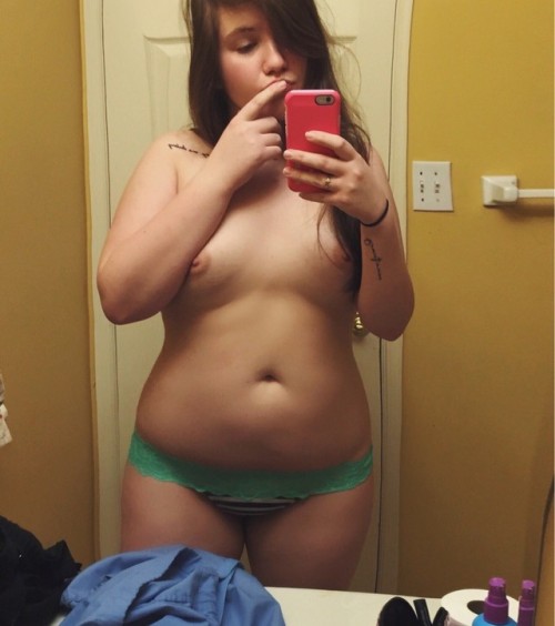 unwedded-hot-fat-pussies:First name: HeatherPics: 58Online...