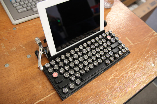 typewriter-tablet.jpg