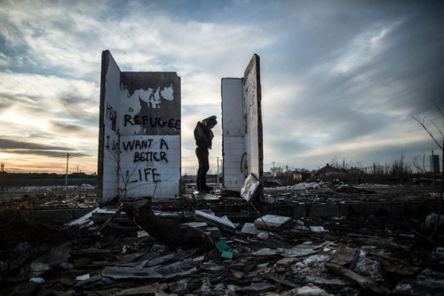 yahoonewsphotos:‘A Serbian Trap’: Freezing conditions in...