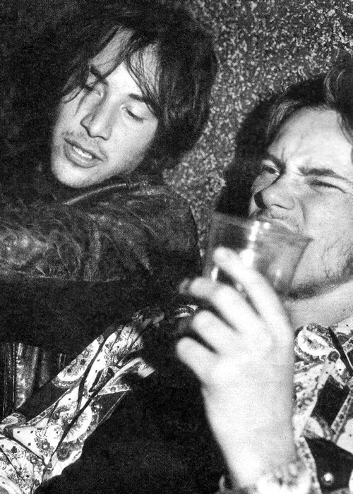 lizaattwood:Keanu Reeves and River Phoenix, 1991