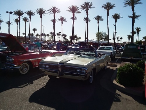 justneedsalittlework:1968 Pontiac Bonneville convertible...