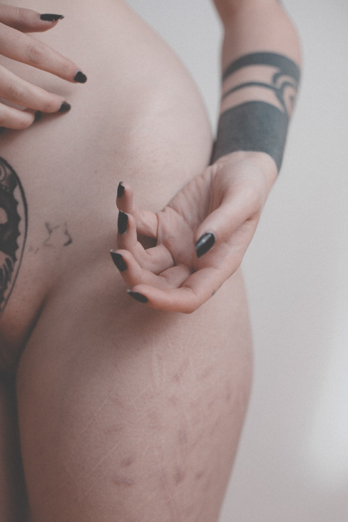 felinecurious:- BODY PARTS -Photographer: Frau Rabe...