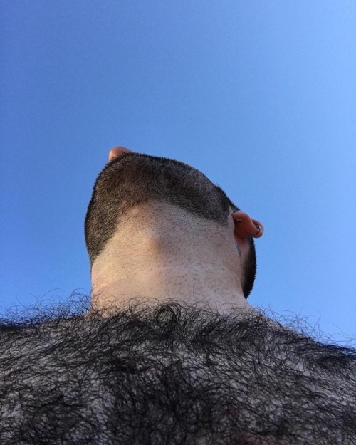 men-in-shorts:I do love a hairy neck line, so am banking on this...