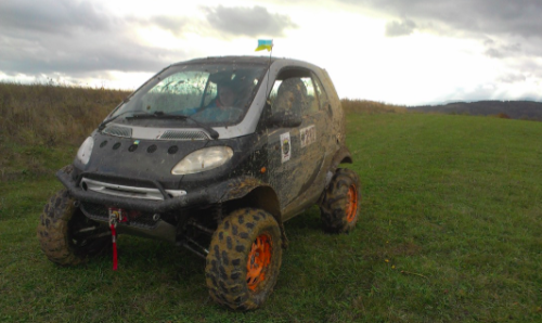 This Smart Car Has Been Converted Into An Off-Road... - Andy Wells