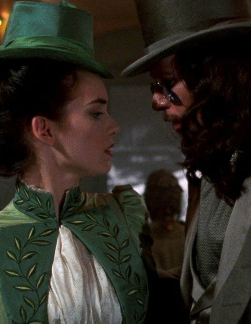 mademoisellelapiquante: Winona Ryder and Gary Oldman in Bram...