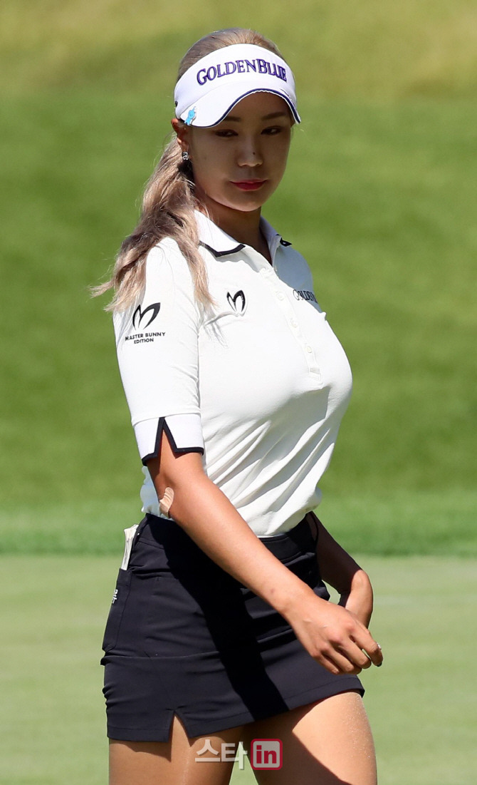 Asian Hotties Extremely Sexy Korean Golfers