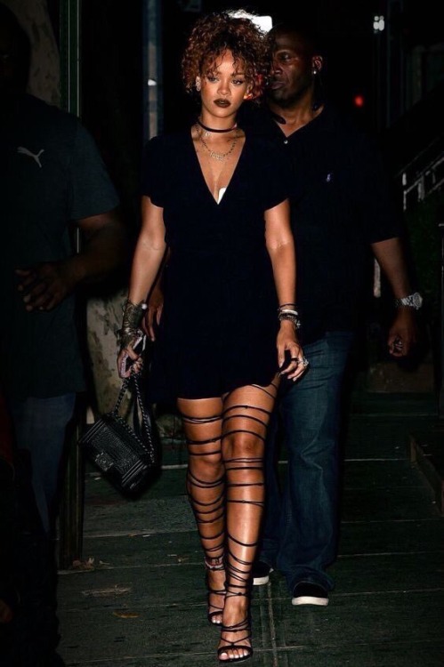 blackpeoplefashion:When does Rihanna not look bomb i’m just...