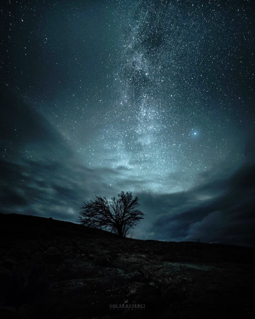 mymodernmet:Countless Glittering Stars Illuminate a Dreamy...