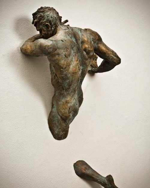 troyschooneman:Stunning work by contemporary Italian sculptor,...