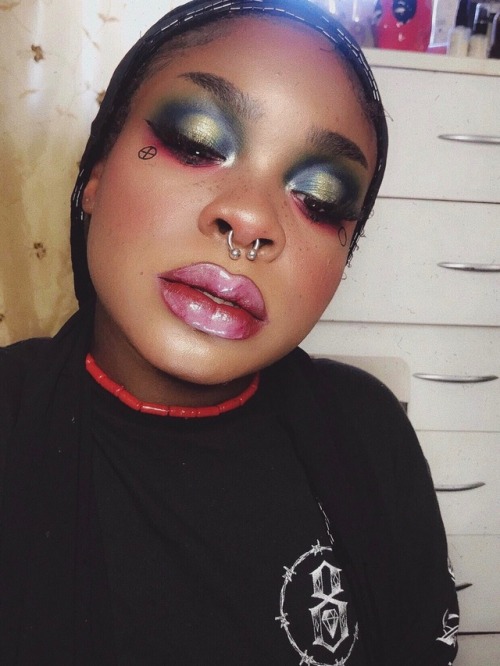My first attempt at trad goth makeup : r/GothStyle