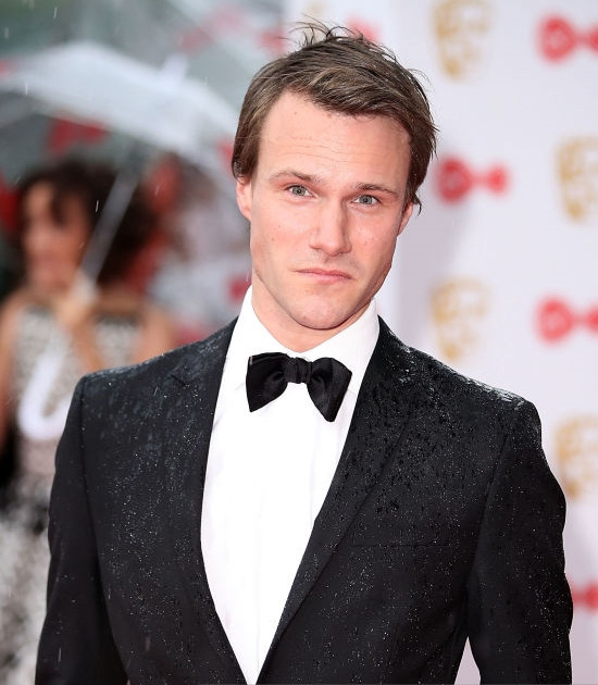 Next photo of Hugh Skinner