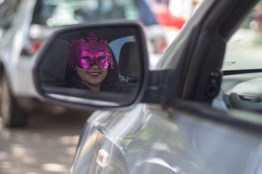 dicas de carnaval para o carro como tirar cheiro manchas