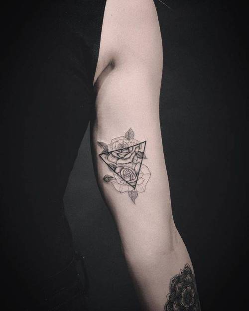 By MJ, done at West 4 Tattoo, Manhattan. http://ttoo.co/p/103165 flower;mj;small;line art;inner arm;graphic;tiny;rose;ifttt;little;nature;fine line