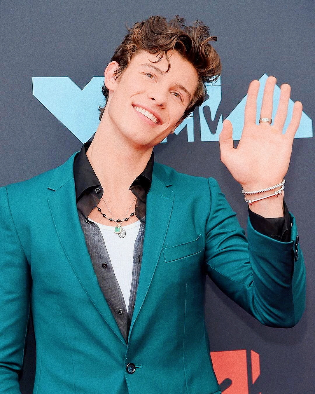 shawn mendes - vma's red carpet 2019. 📸: manny...
