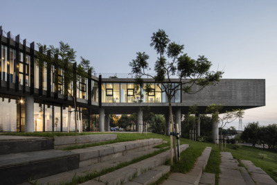 Sheikh Nahyan Centre for Arabic Studies  Intercultural Dialogue / Fouad Samara Architectsph: Ieva Saudargaite