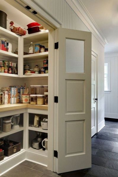 Decorating small kitchen