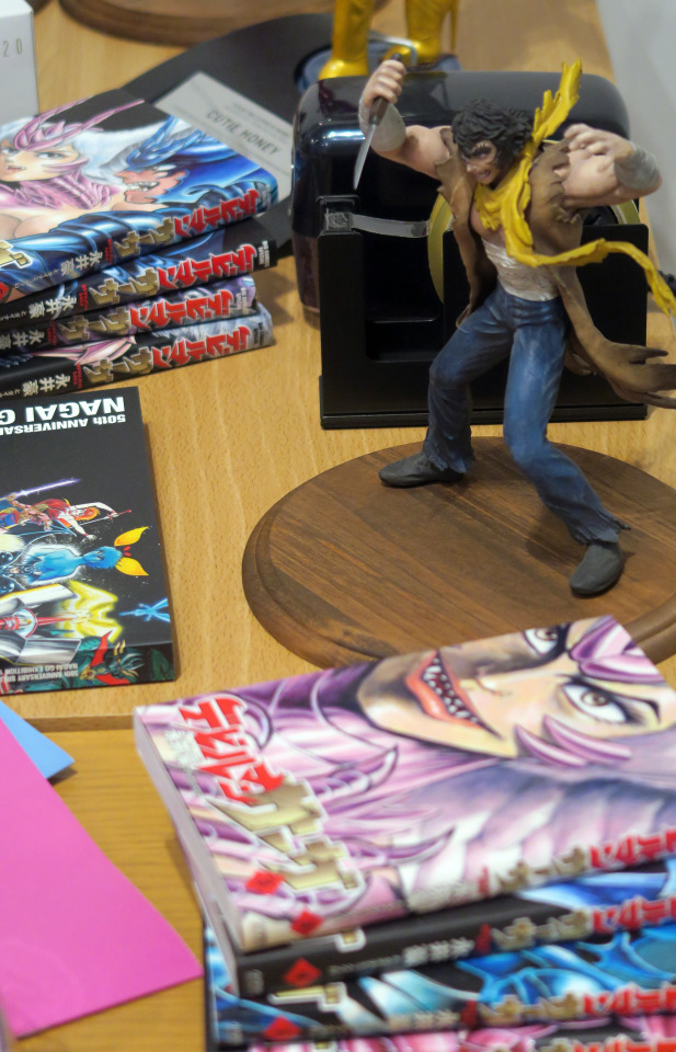 on the desk ,Ueno