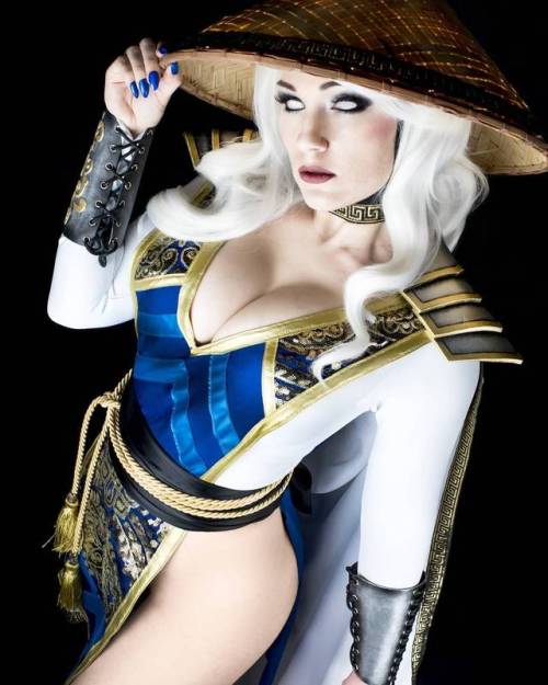 cosplayhotties:Jennifer Van Damsel as Raiden (Mortal Kombat)