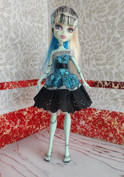 monster high custom clothes