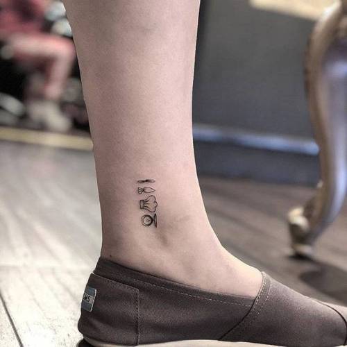 By Chang, done at West 4 Tattoo, Manhattan.... chef;small;chang;line art;tiny;ankle;kitchenware;ifttt;little;profession;minimalist;other;fine line