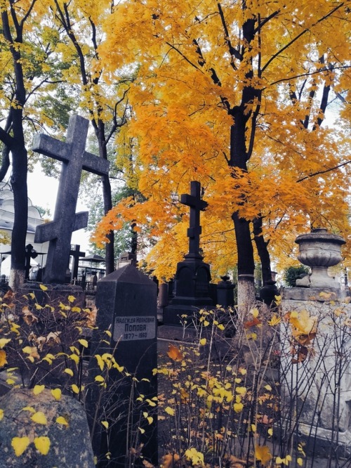 frankensteinsbrides:October vibes. The Old Donskoye Cemetery...