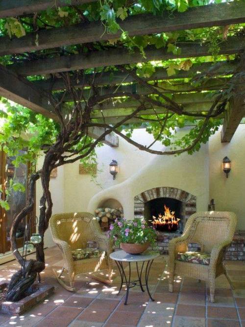 Lovable outdoor patio designs for small spaces.