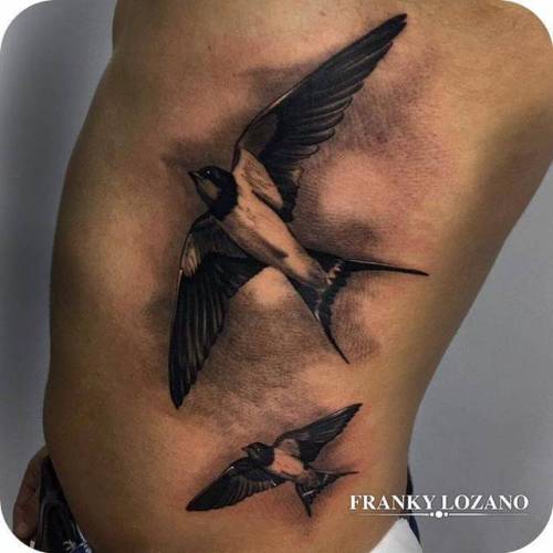 By Franky Lozano, done at La Tinta que Habito Xirivella,... black and grey;nautical;big;animal;frankylozano;swallow;bird;travel;facebook;twitter;side