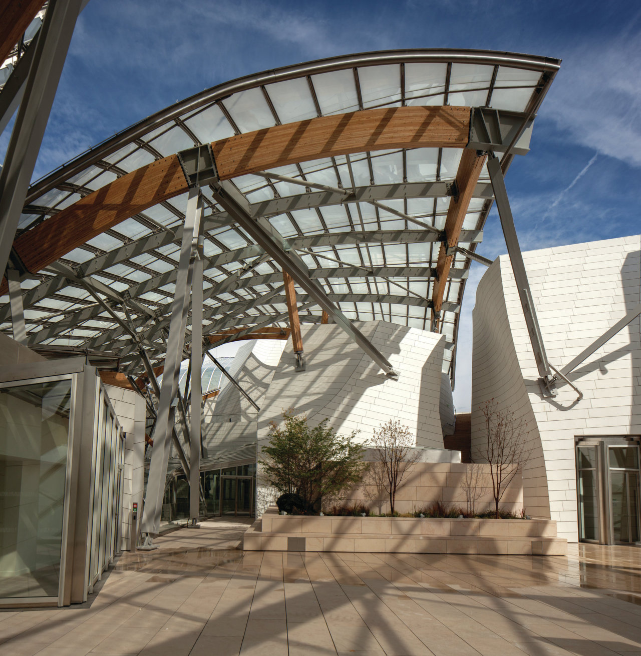 ARCHITECT - Fondation Louis Vuitton Frank Gehry discusses the...