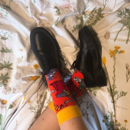 peachypetrichor:love my new yellow submarine socks 