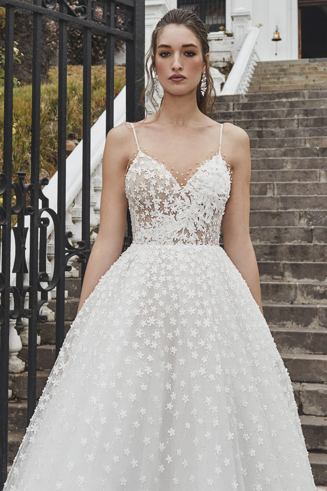 A crossdresser who loves shiny wedding gowns — 👗 Calla A crossdresser who loves shiny wedding gowns — 👗 Calla