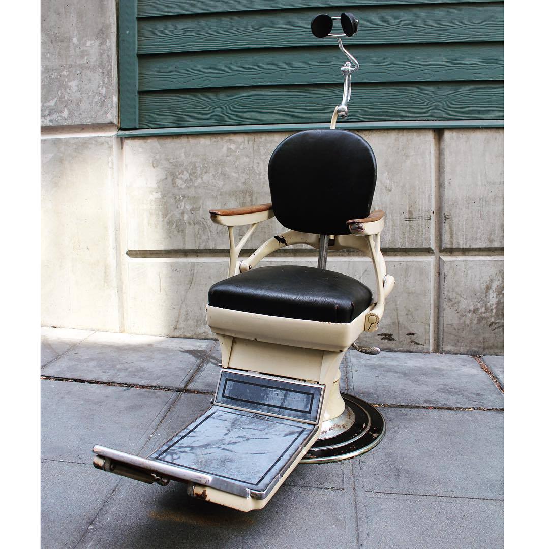 FREMONT VINTAGE MALL โ Antique Dental Chair, Would Also Make A Great... Antique Dental Chair, Would also make a great tattoo chair ๐ SOLD - FREMONT VINTAGE MALL โ Antique Dental Chair, Would Also Make A Great...