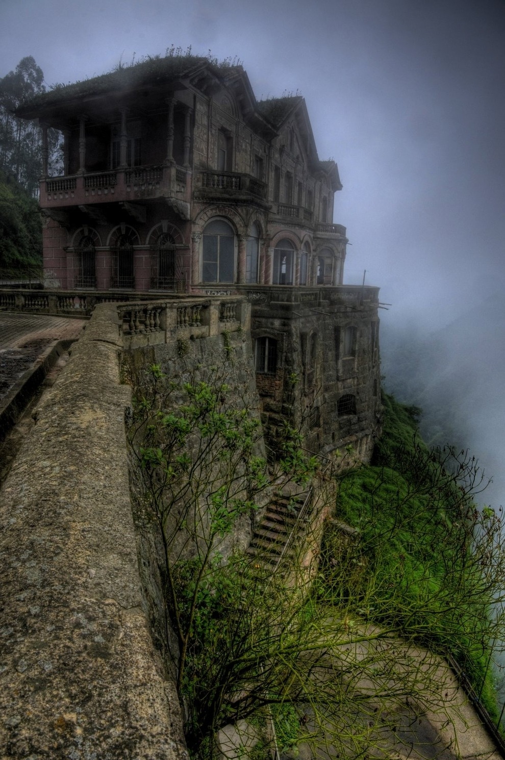 odditiesoflife: 10 Amazing Abandoned Places : ?fleetrambo odditiesoflife: 10 Amazing Abandoned Places : ?fleetrambo
