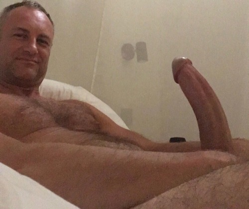 blowdaily:pornoflexive:Daddy!Gorgeous cock and man. Worship...